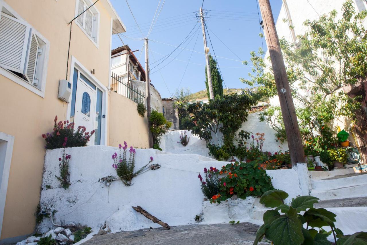 Villa Family House In Lakones Paleokastritsa Exterior foto